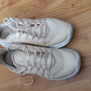 Nike air max axis guava ice trainers size 8